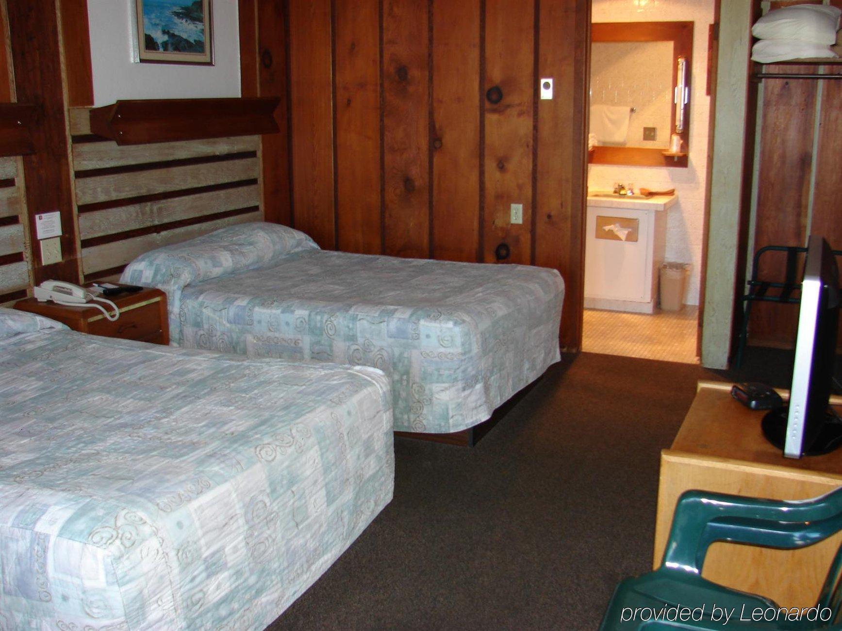 Sunset Oceanfront Lodging Бандън Екстериор снимка