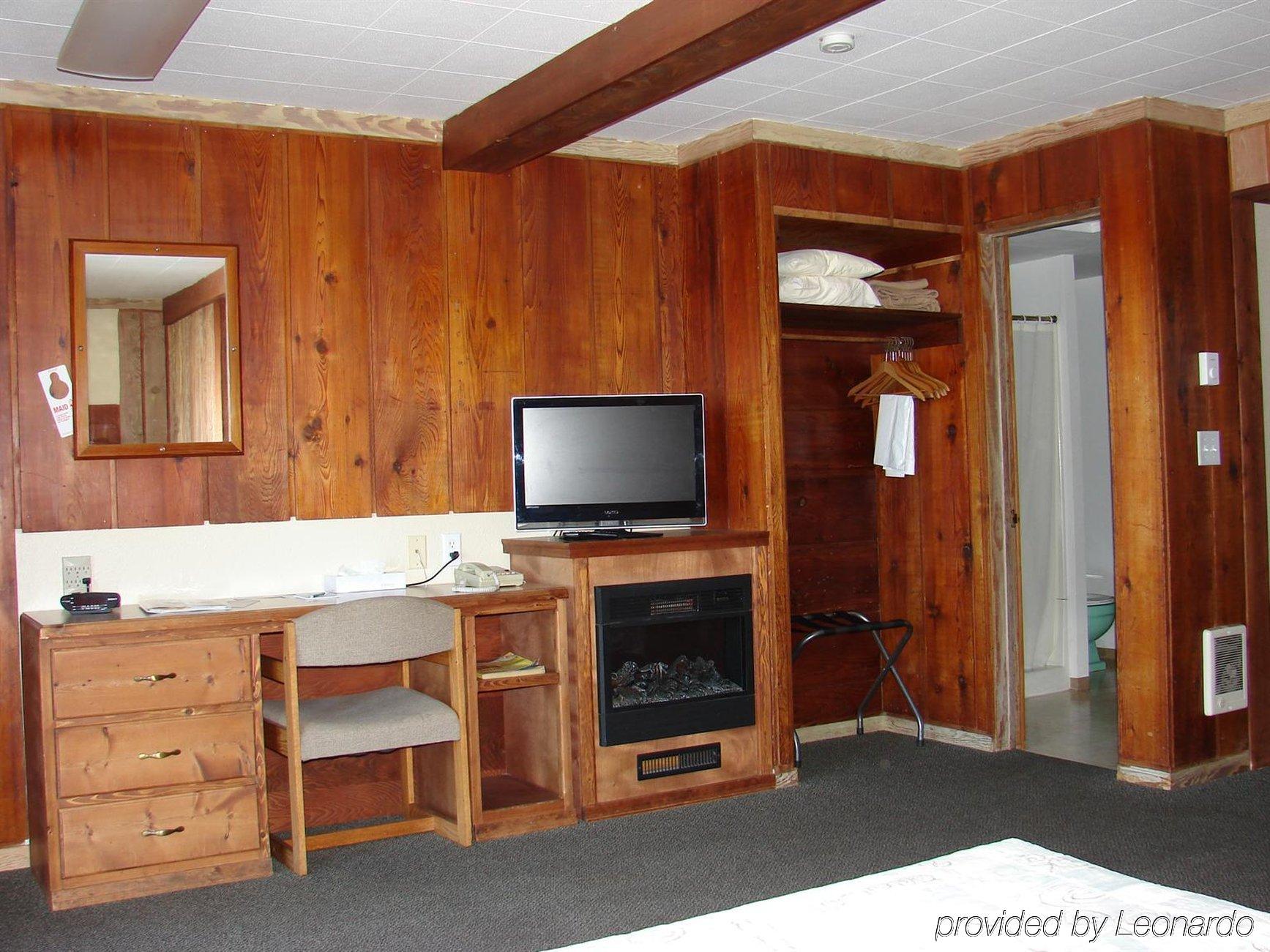 Sunset Oceanfront Lodging Бандън Екстериор снимка