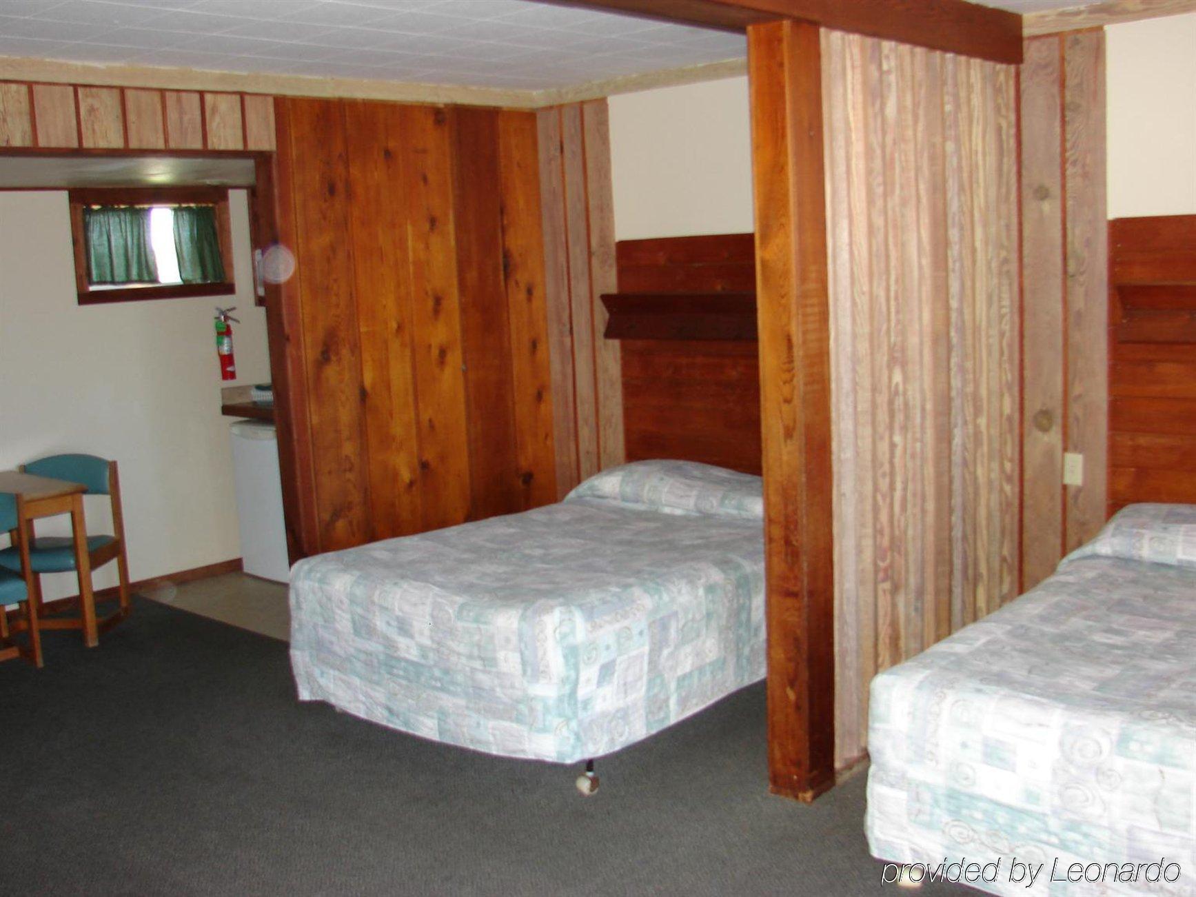 Sunset Oceanfront Lodging Бандън Екстериор снимка