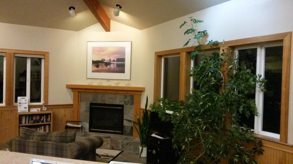 Sunset Oceanfront Lodging Бандън Екстериор снимка