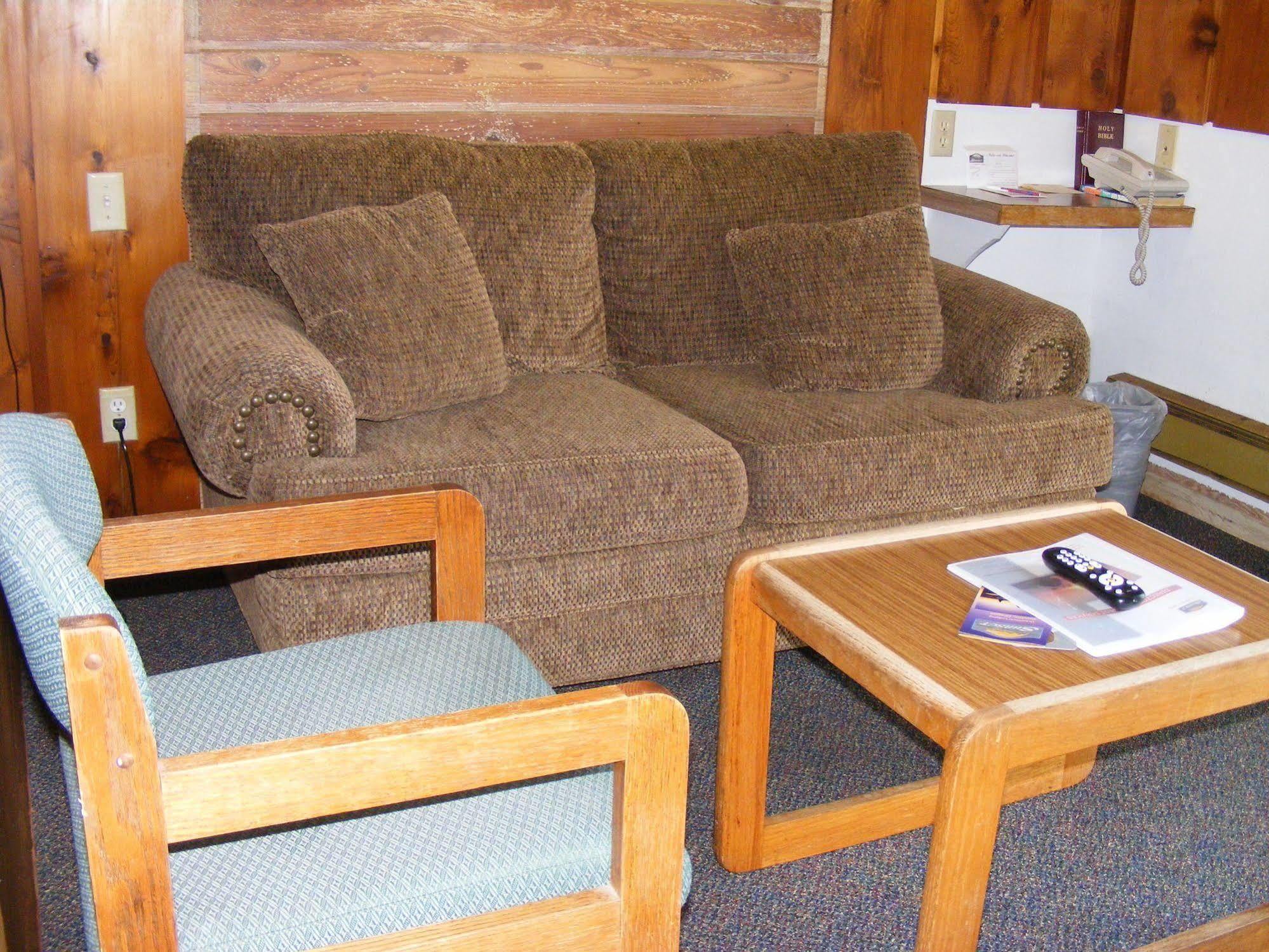 Sunset Oceanfront Lodging Бандън Екстериор снимка