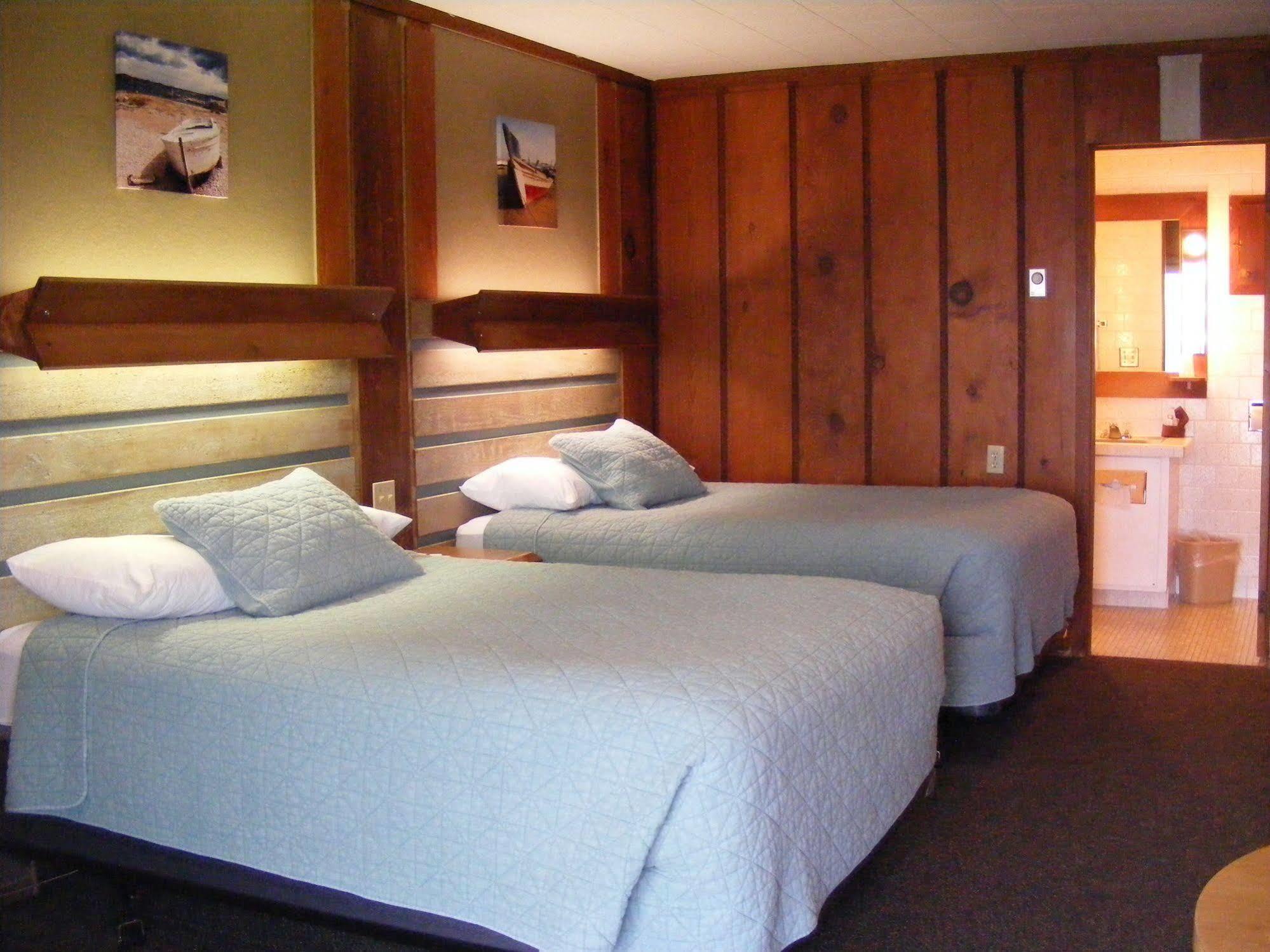 Sunset Oceanfront Lodging Бандън Екстериор снимка